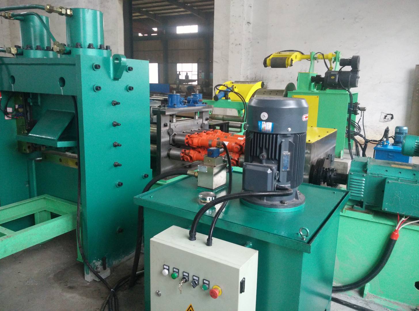 帶鋼矯平剪切機組