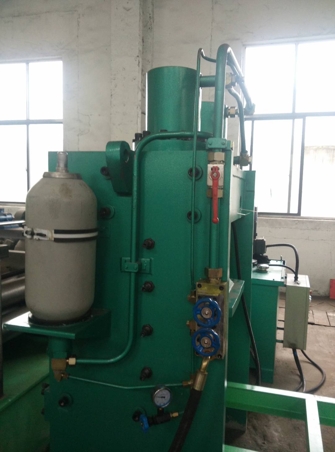 帶鋼矯平剪切機組