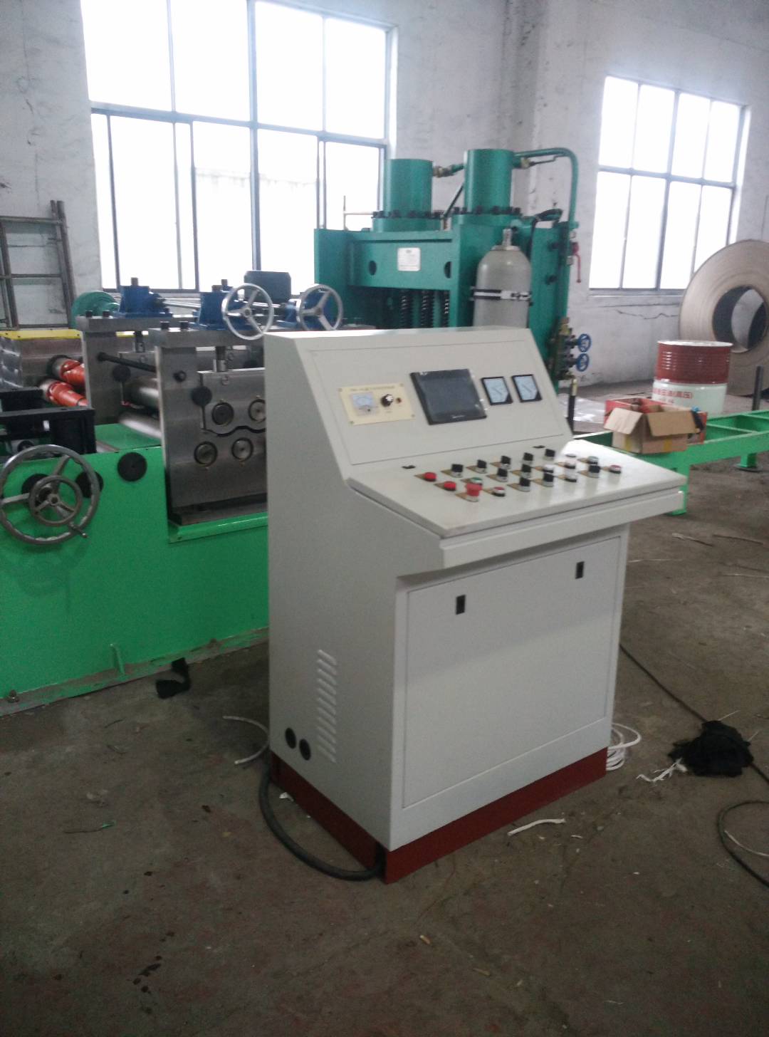 帶鋼矯平剪切機組