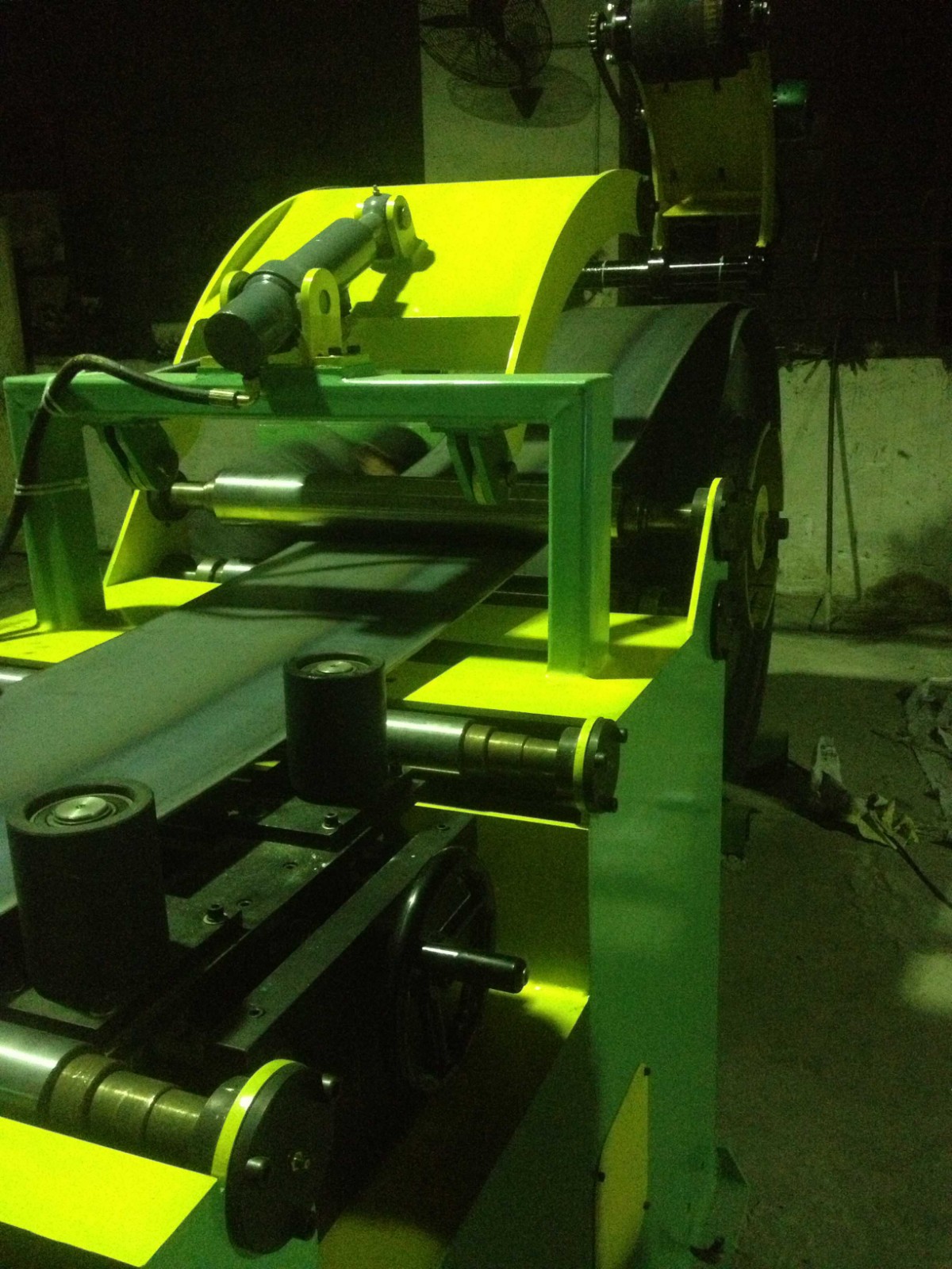 沖床自動送料機