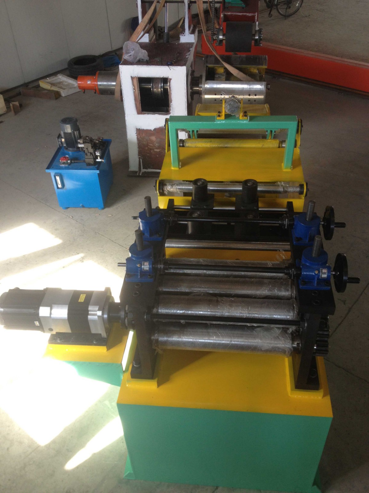 沖床自動送料機