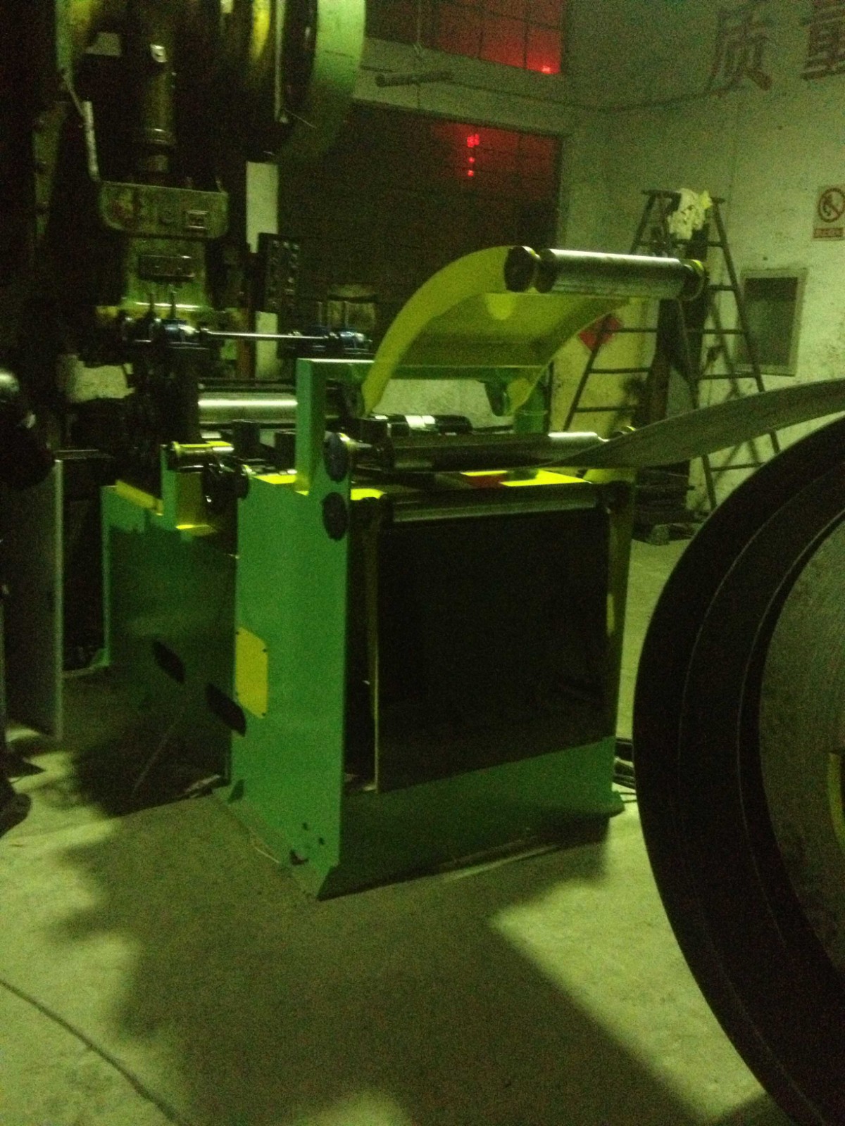 沖床自動送料機